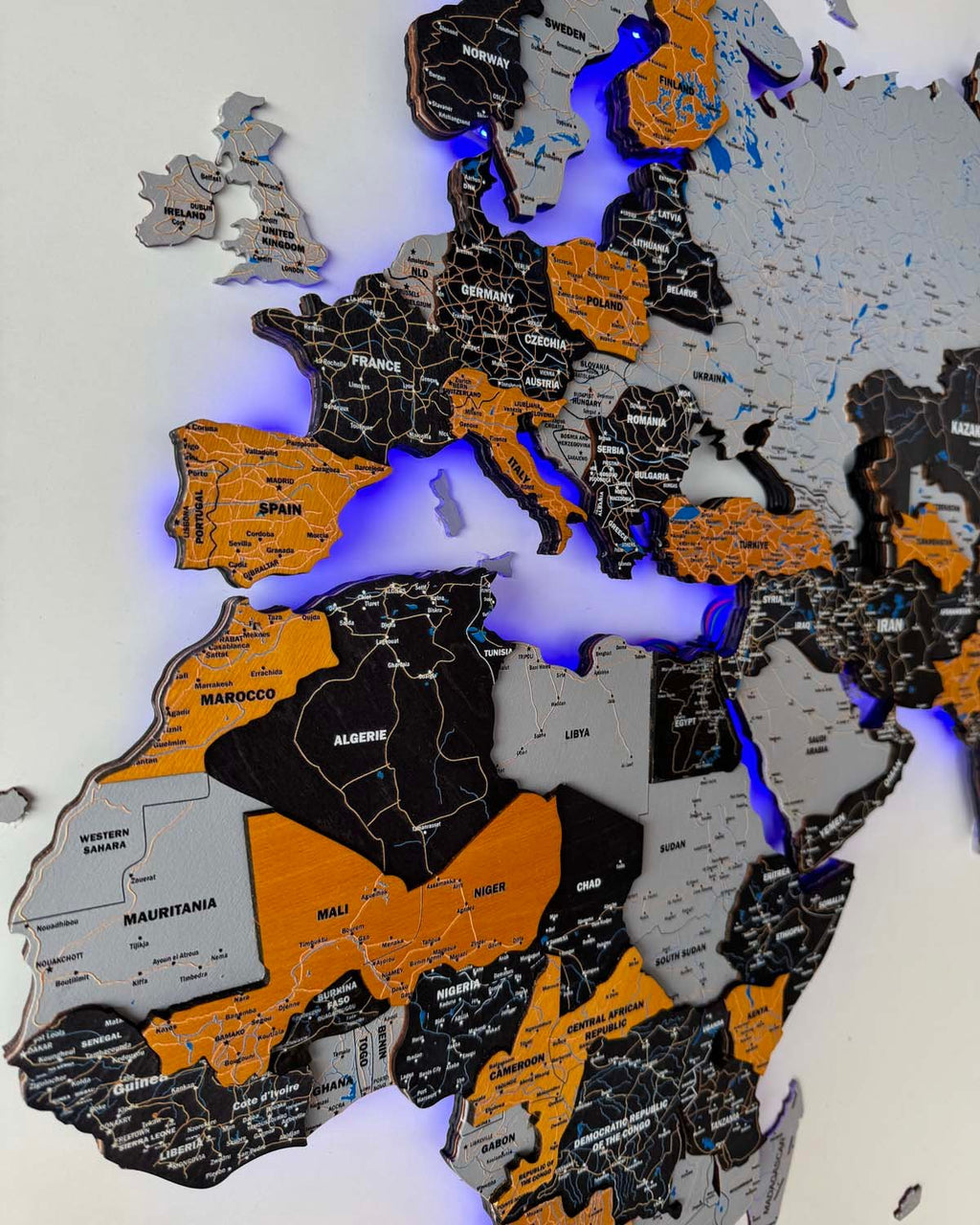 Wooden World Map Illuminated LED 3D Premium Birdywing®
