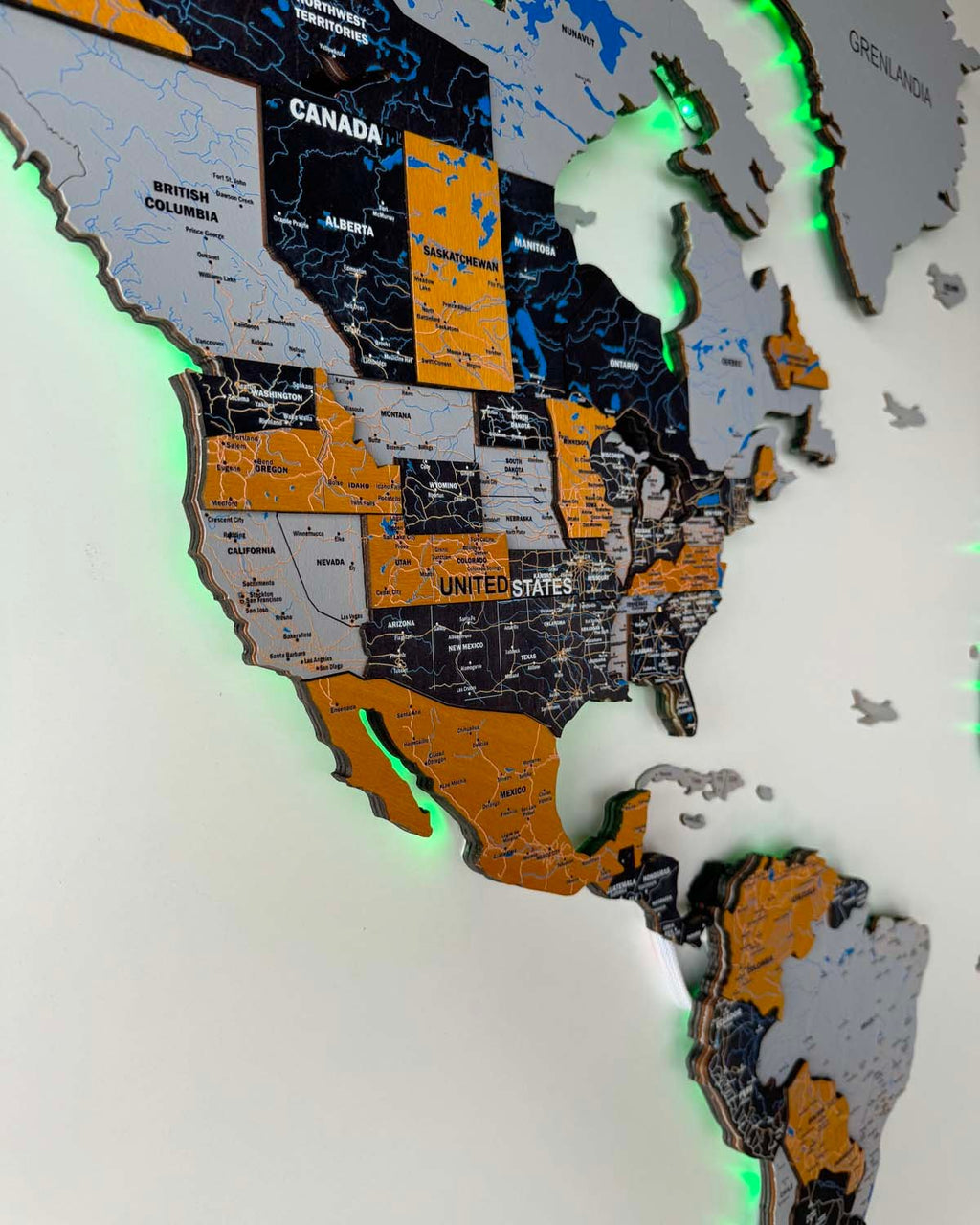 Wooden World Map Illuminated LED 3D Premium Birdywing®