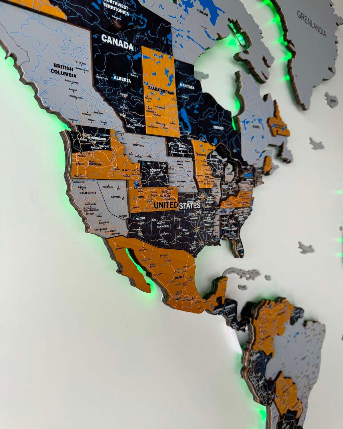 Wooden World Map Illuminated LED 3D Premium Birdywing®