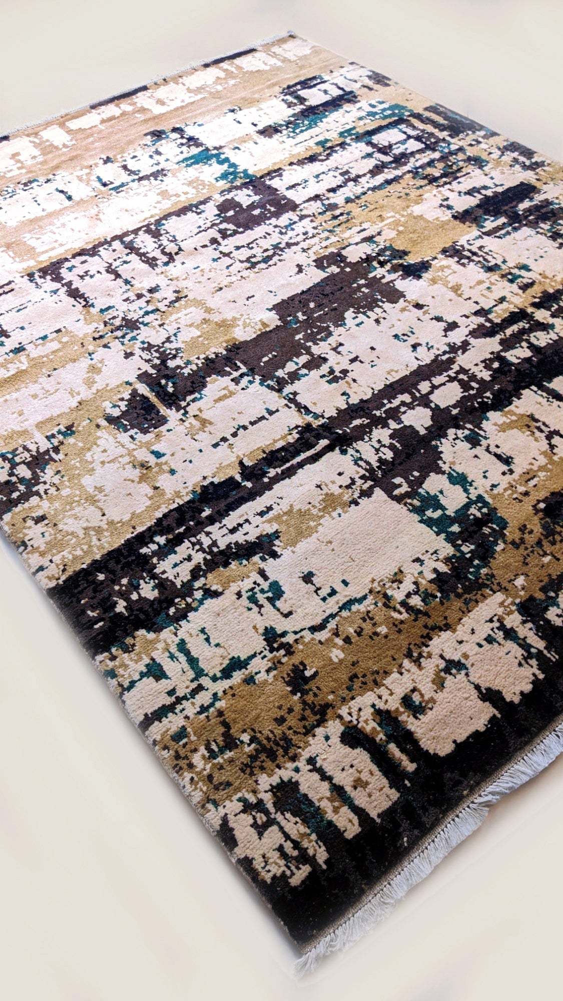 Giro wool rug in warm brown and off-white